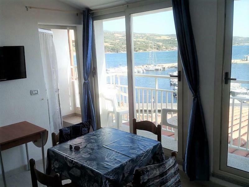 Ferienwohnung Fronte Mare Bella Vista Isola Rossa Exterior foto